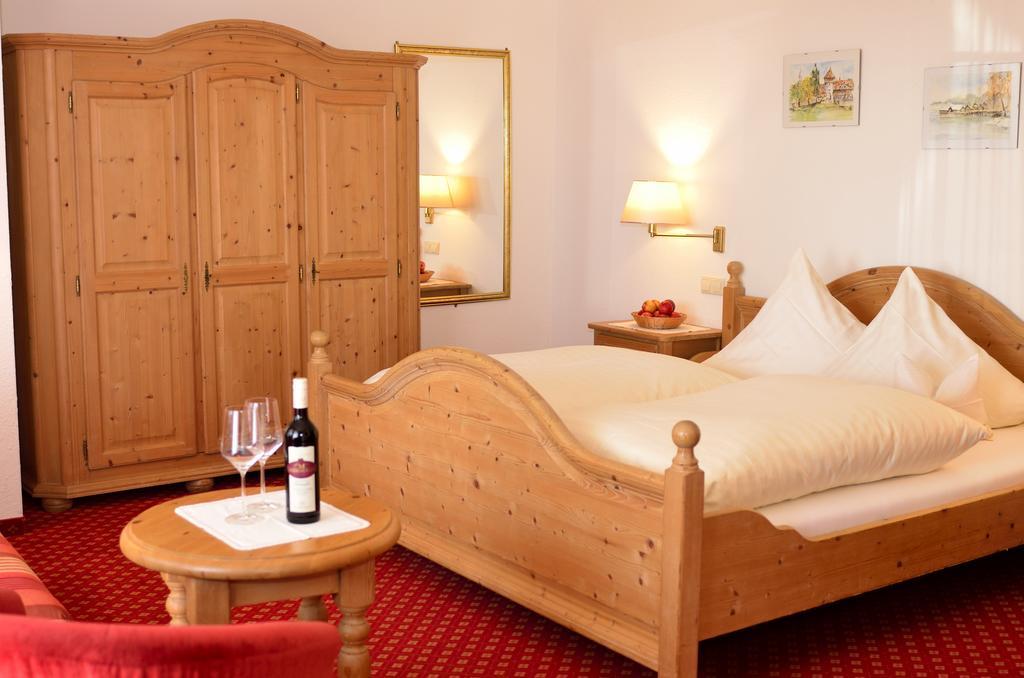 Landhotel Schellenberg Иберлинген Экстерьер фото